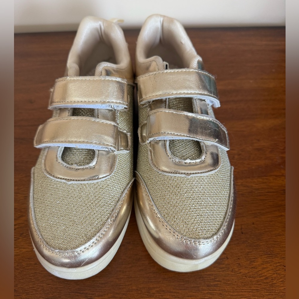 Jelly Beans Shimmering Gold Kids Sneakers Size 4.